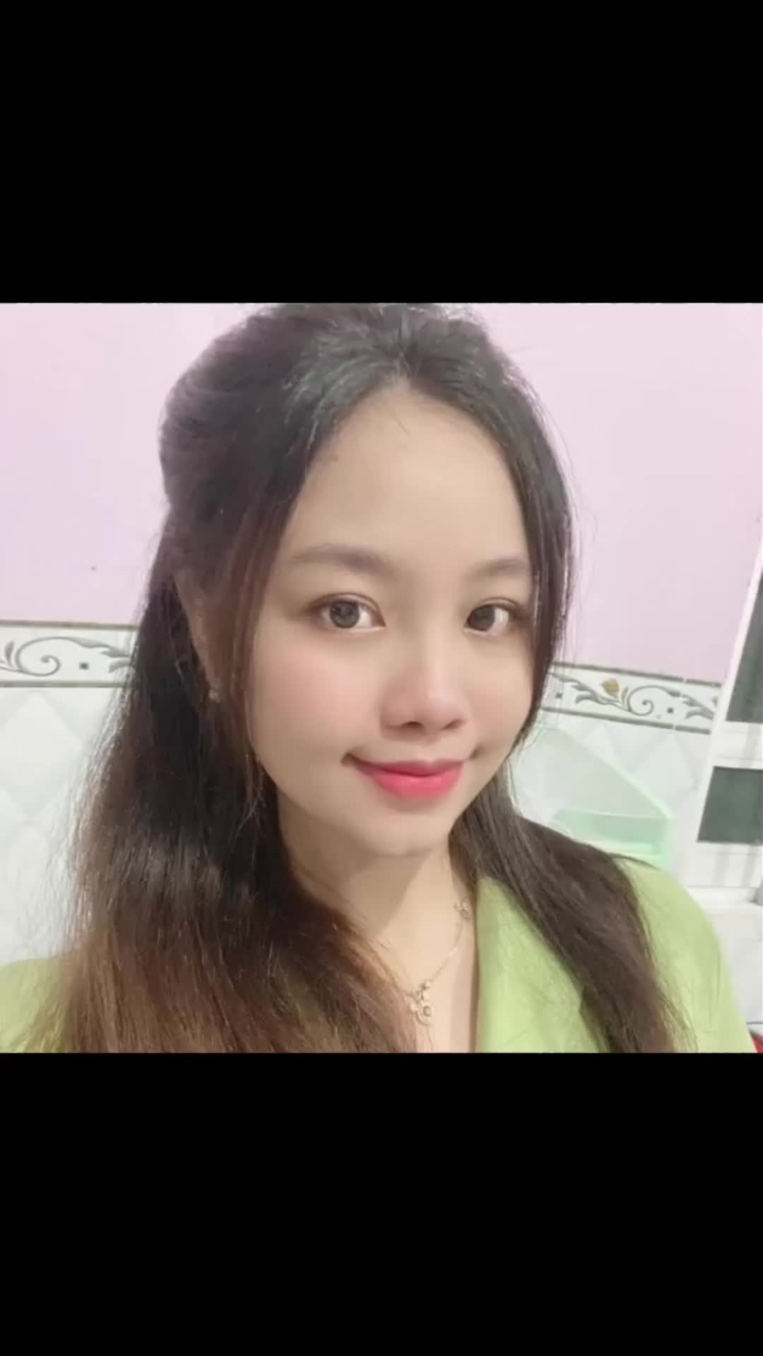 Nhân Viên Bán Hàng Xinh Dâm Lồn Hồng